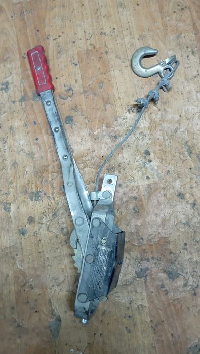 Продам лебёдку не дорого