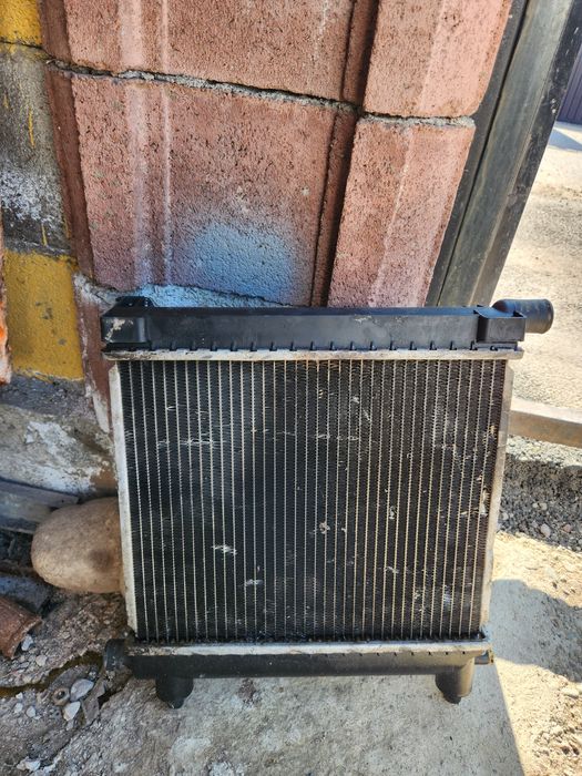 Мерседес 124 об2,3 радиатор