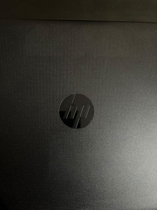 Laptop HP 15 – AMD A9, 4 GB RAM, Radeon R5