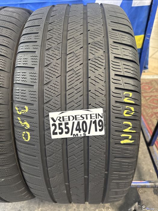 255/40/19 Vredestein M+S
