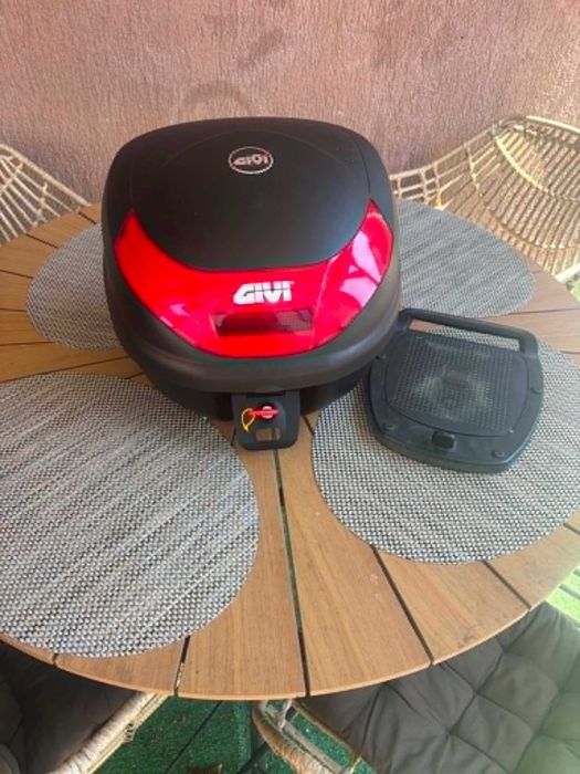 cutie portbagaj top case givi