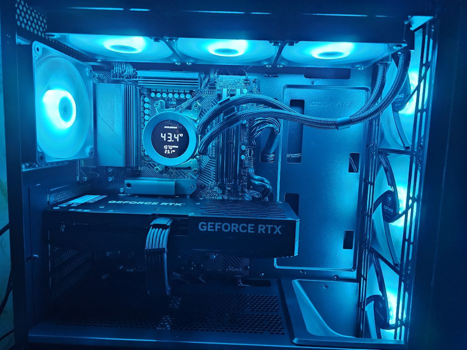 High-End Gaming PC / Ryzen 7 7800X3D / RTX 4080 SUPER 16GB / 32GB DDR5 / CableMod / 360mm AIO