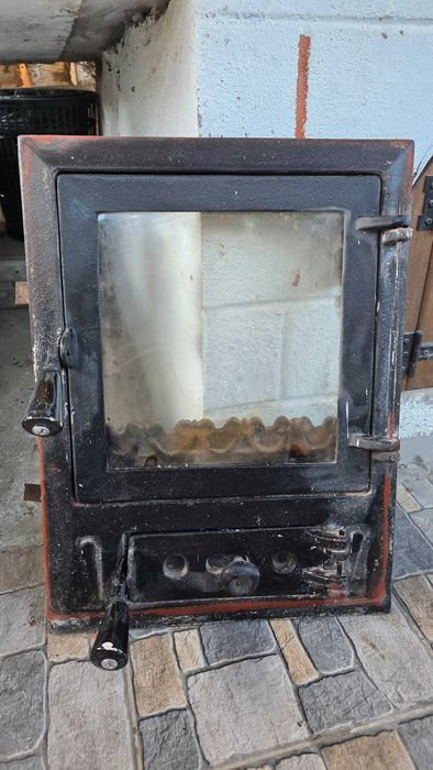 Vând ușă pentru șemineu