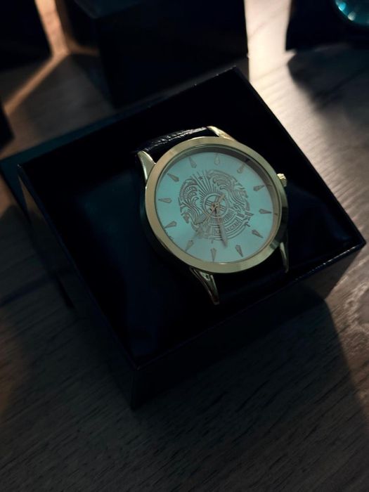 Часы новые 8 разных