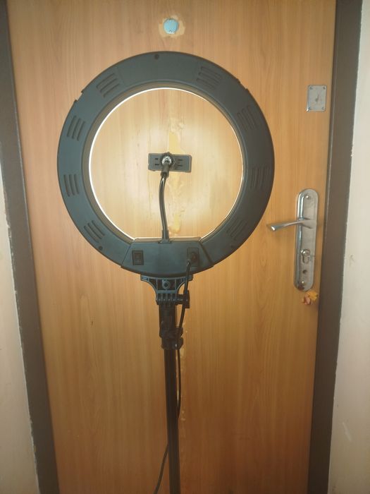 Кольцевая лампа. 3 режимов.