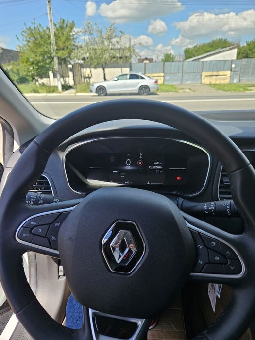 Vând renault megane4 sedan 2025