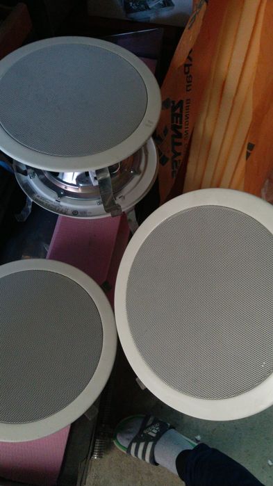 Vând difuzoare plafon incastrabile ( spot )