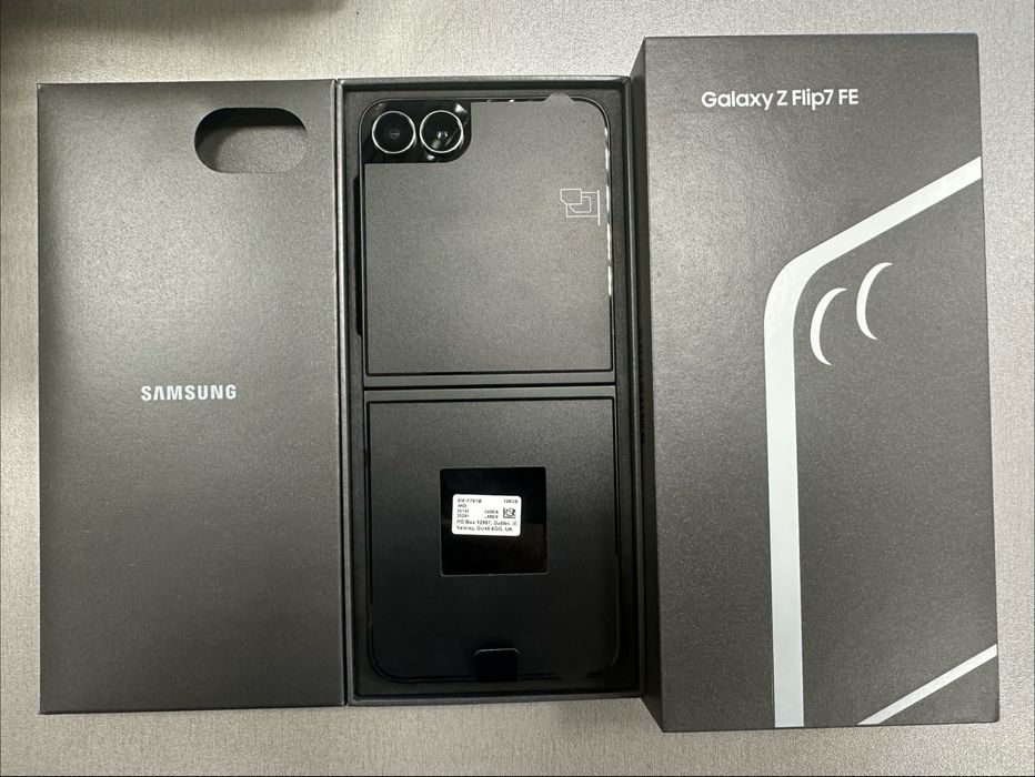 Samsung Galaxy Z Flip7 FE - НОВ