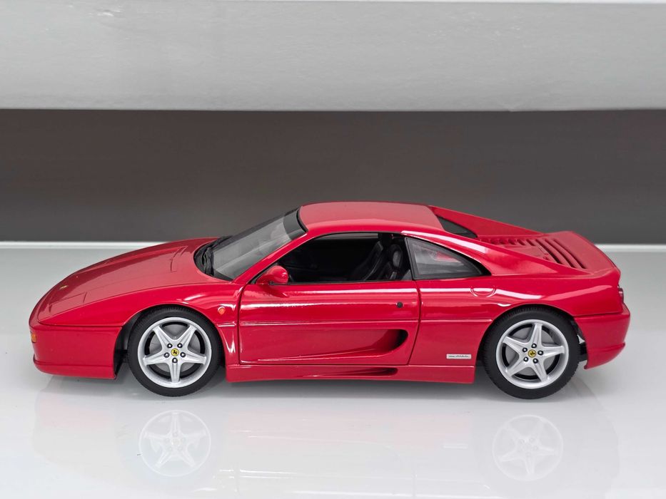 Macheta Auto Colectie 1/18 UT Models Ferrari F355 Berlinetta