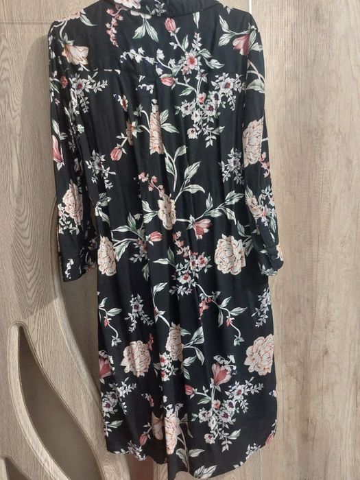 Rochie neagra cu flori, mărimea 40