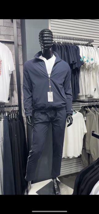 Манекены и вешалки