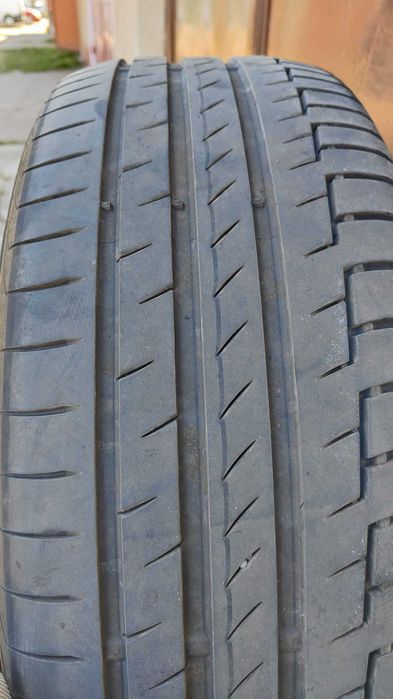 Vând trei anvelope 225/55/19 V XL