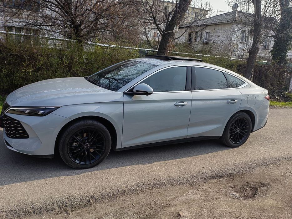 Срочно мошина сотилади