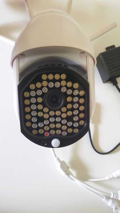 WiFi охранителна камера CloudCam с нощно виждане и 4 антени