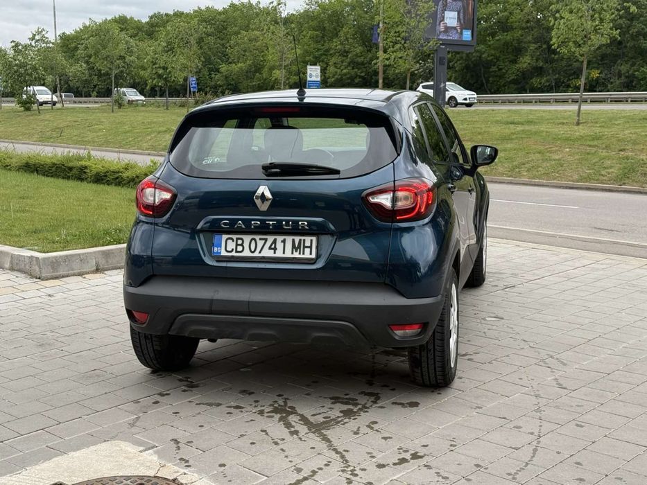 Продавм Renaut Captur 1.5 dci 90 к.с. Закупен нов от Омникар Ауто..