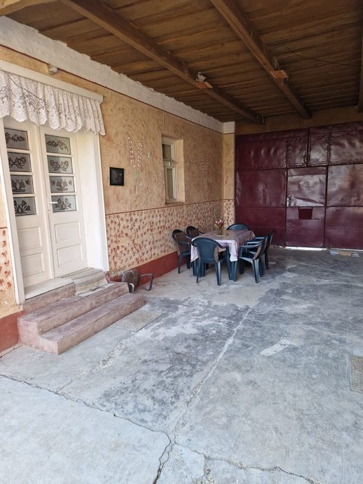 Casa si doua livezi in localiatea Somoscheș