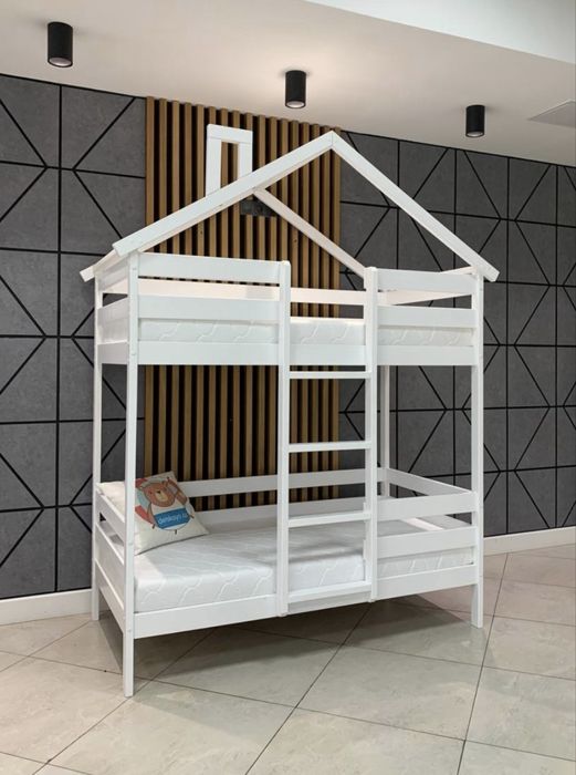 Двухъярусная кровать