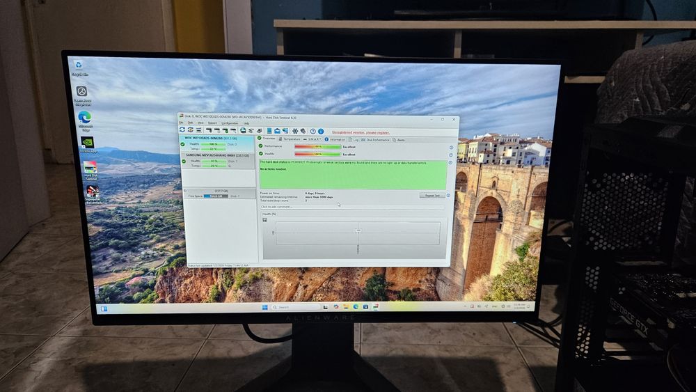 AW2521HF Перфектен монитор ползван две години. 240hz  IPS