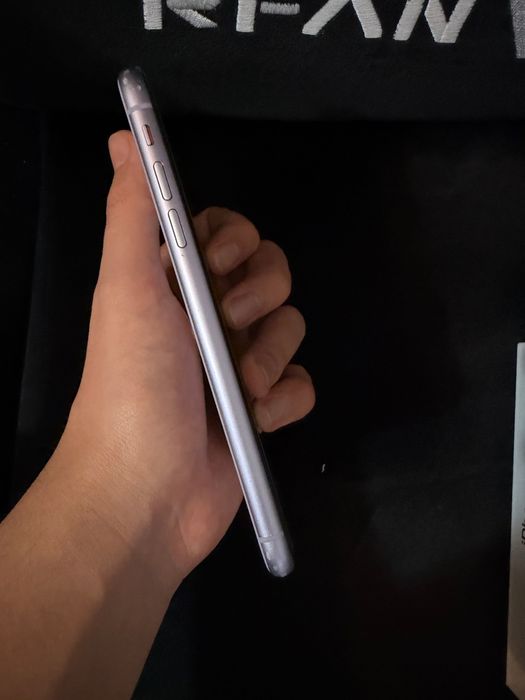 iPhone 11 64gb /Funcționează perfect. Cadou 5 huse