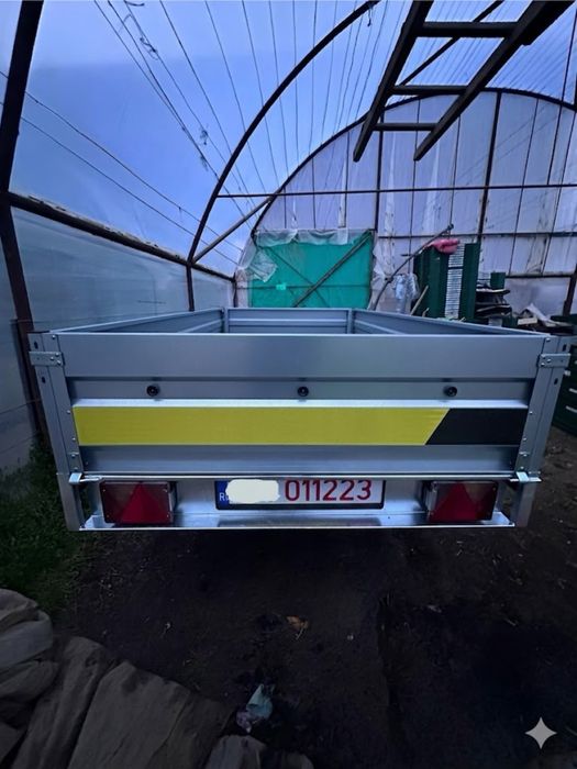 Remorca rabatabila o sigura axa