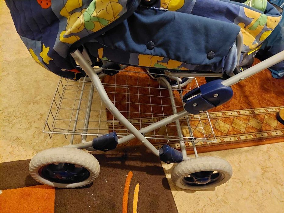 Продавам количка за кукли