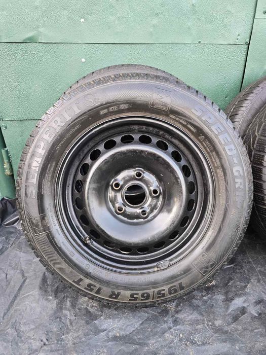 Зимни гуми 195 65 15 с джанти