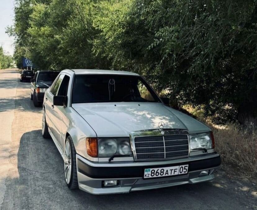 Бампер Mercedes-bens 124 задний/передний/пороги