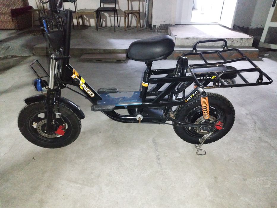 Drongo skuteri sotiladi