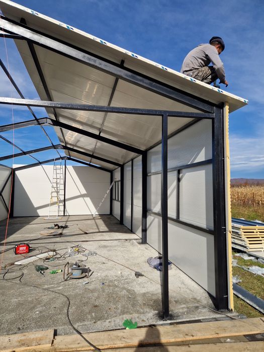 Vând hală metalica