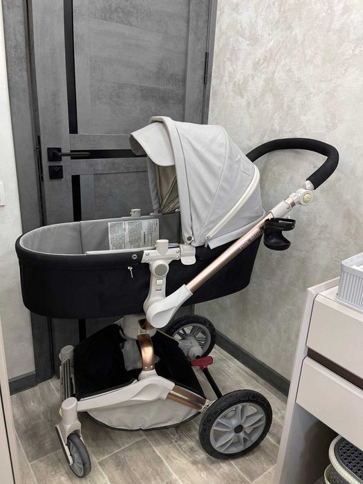 Продается б/у детская коляска Hot Mom