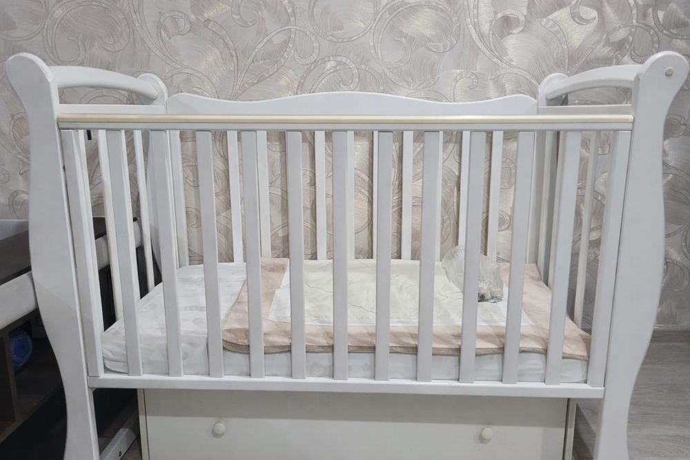 Детская кроватка