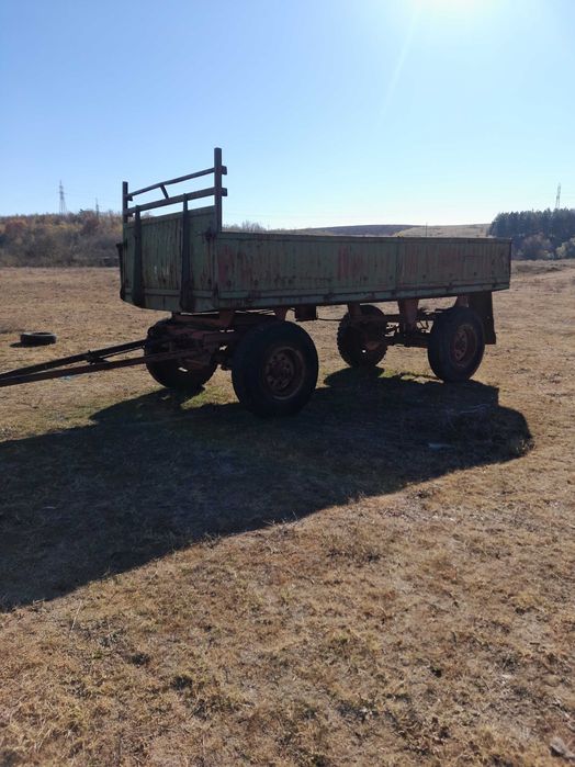 Разпродажба на трактори и селско стопанска техника