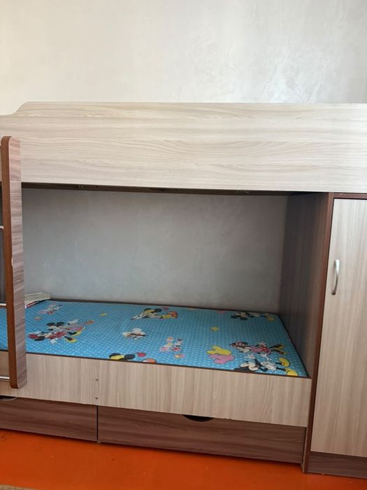 двухярусный кровать