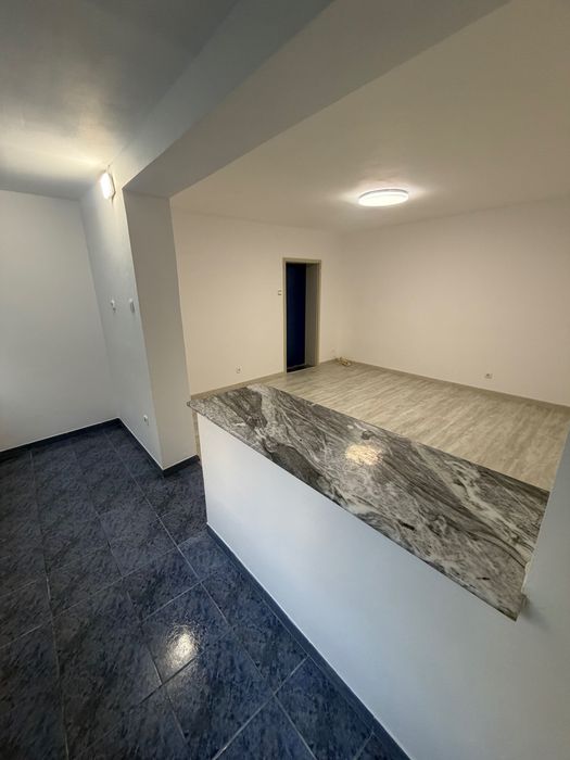 Garsonieră de închiriat – ideală pentru locuit sau activități comerciale