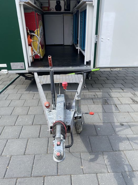 Rulotă comercială complet echipată – de vânzare sau închiriere!