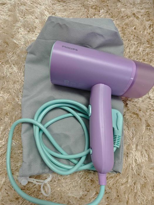 Aparat de calcat vertical cu aburi Philips Seria 3000