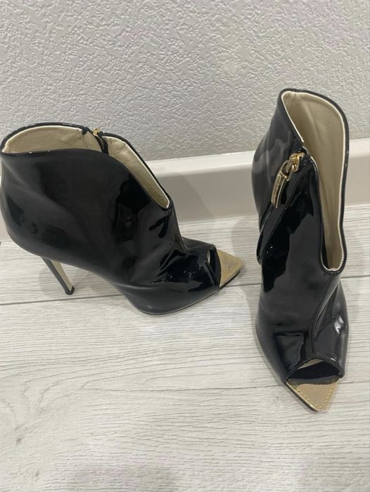 Ботильоны с открытым носом Loriblu