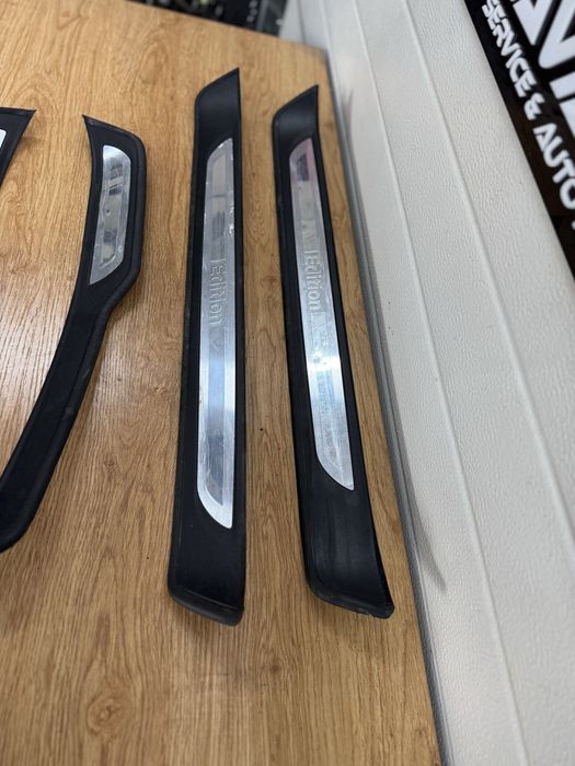 вътрешни прагове/лайсни “Individual” и  “///М” за бмв Е90/Е91