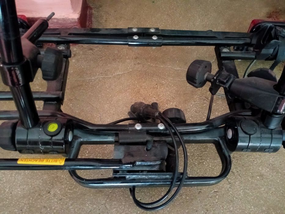 Vând suport biciclete