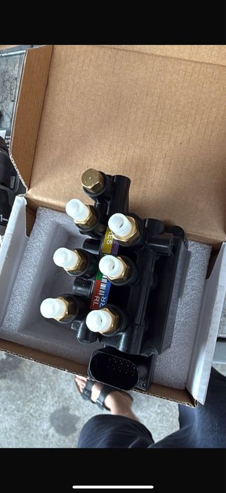 Supapa perna aer bmw electrovalva ventil perne aer audi porsche vw touareg cayenne phaeton mercedes seria 7 seria 5 g11 g12 noua