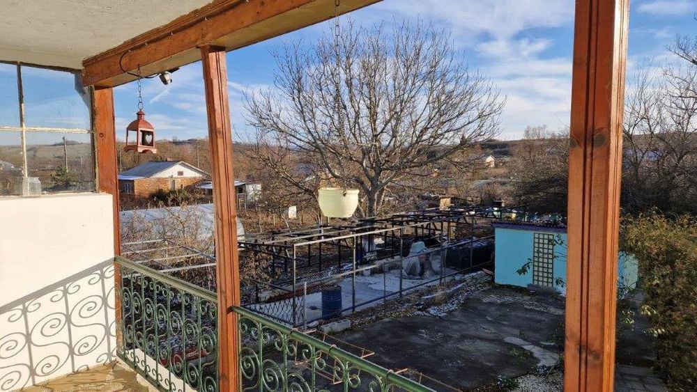 Продавам къща в с.Факия