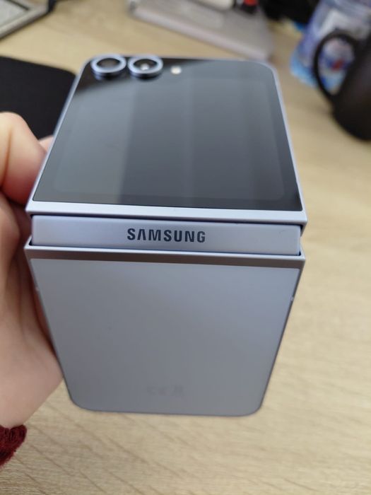 Vand samsung galaxy z flip 6