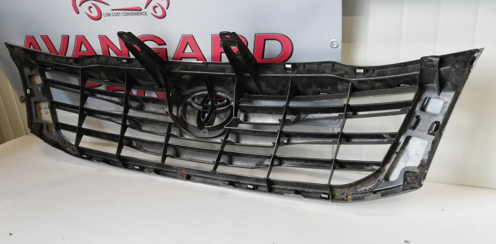 Предна решетка Toyota Hilux 2011-2016