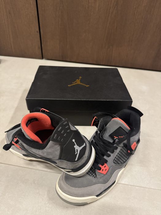 ОРИГИНАЛНИ Air Jordan 4 “Infrared” 38,5 номер