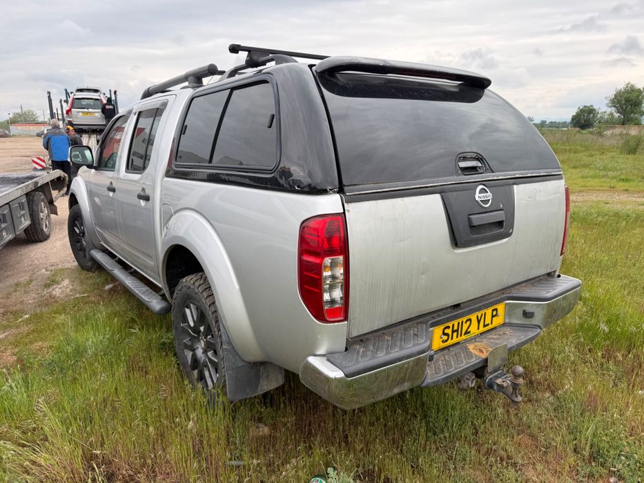 На части Nissan Navara 3.0 dci автоматик 2012