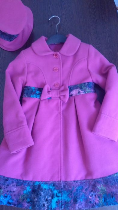 Palton cu palarie, superb și super elegant, 6-8 ani - UTILIZAT