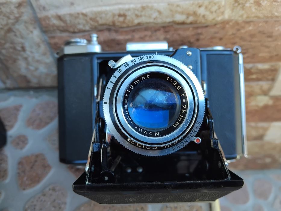 Ритро Фотоапарати  Kodak и Carll Zeiss