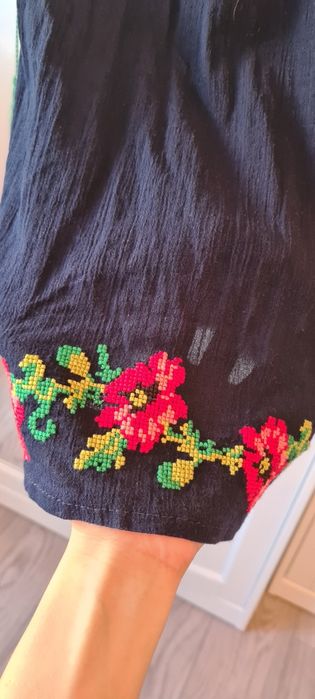 Vând rochie model traditional