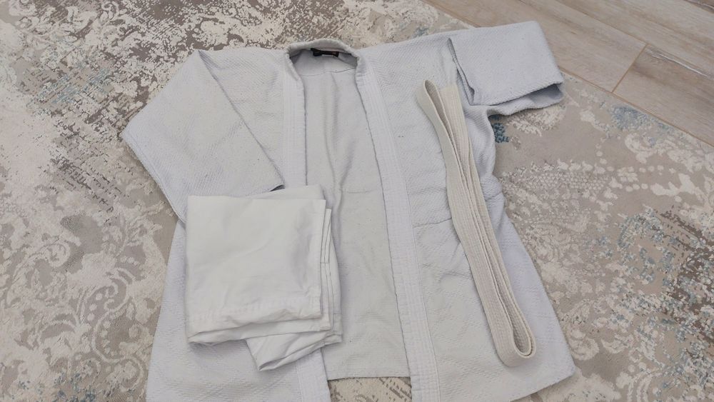 Кимоно мизуно белое