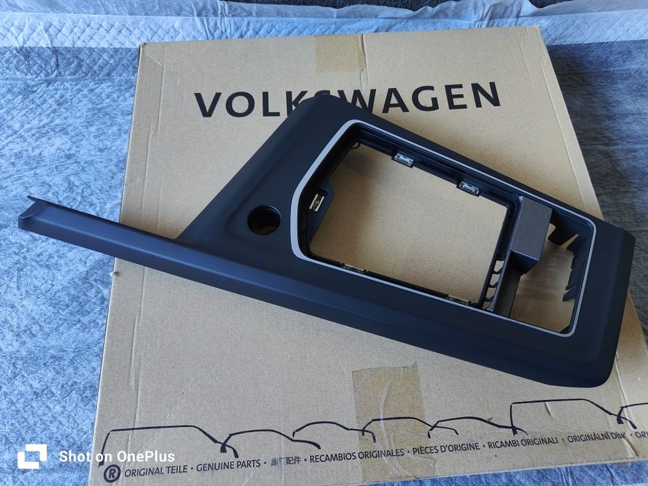 Consola centrală Golf 8